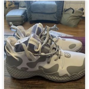 Adidas Harden Vol 6 step back BasketballShoes Size 11, Color: White/Grey Gym
